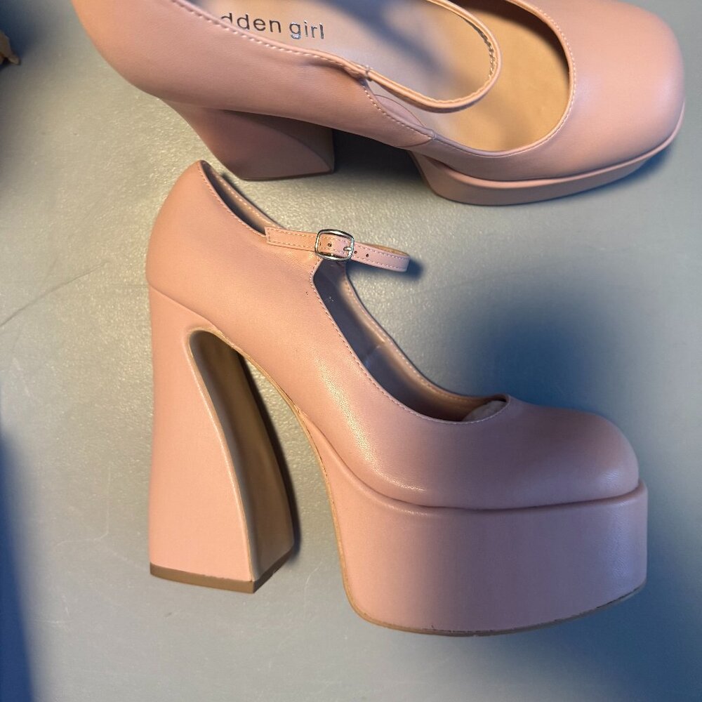 Platform heel